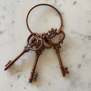 Antiqued Iron Decorative Keys